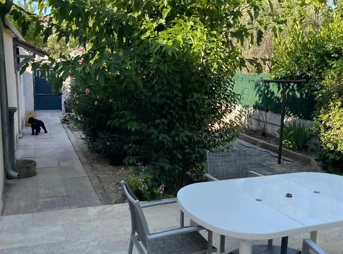 Petite Maison Avec Cour Pres Du Centre